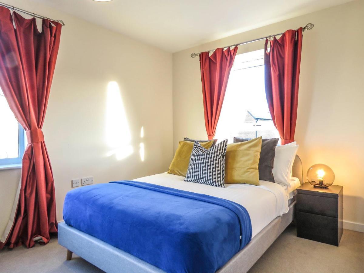 Tudors Esuites 4 Bedroom House Driveway & Garden Birmingham Exteriör bild