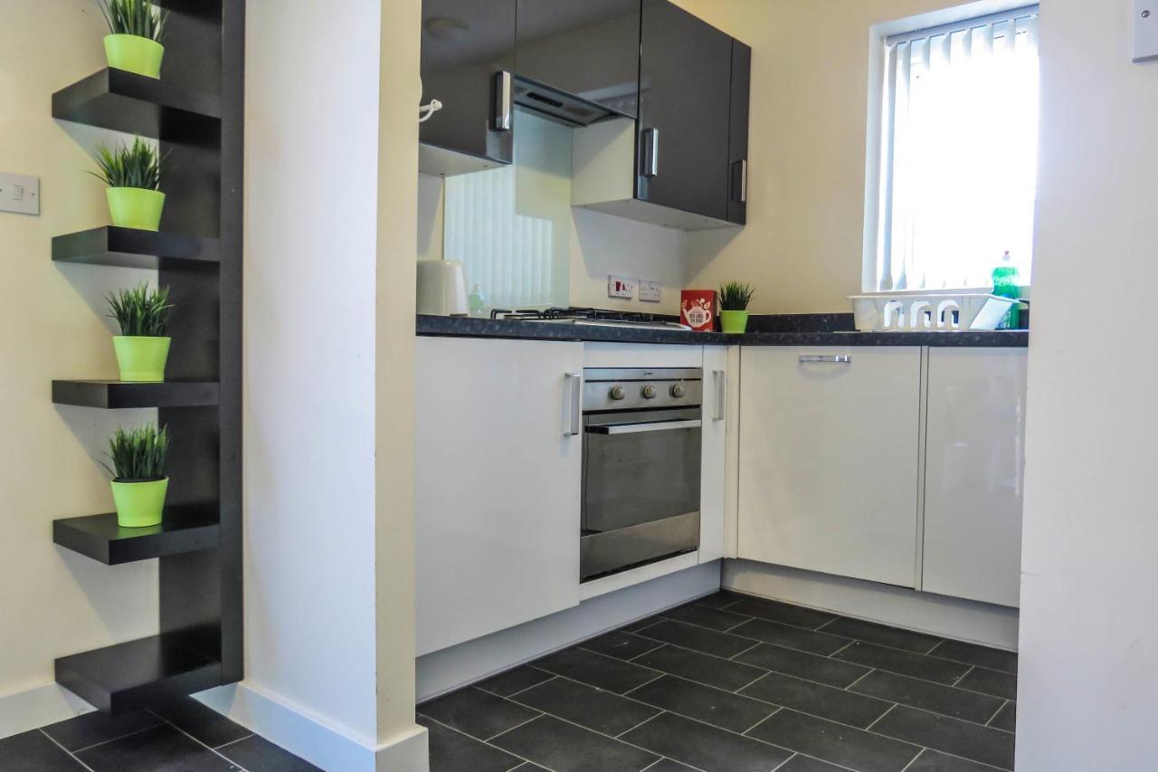 Tudors Esuites 4 Bedroom House Driveway & Garden Birmingham Exteriör bild